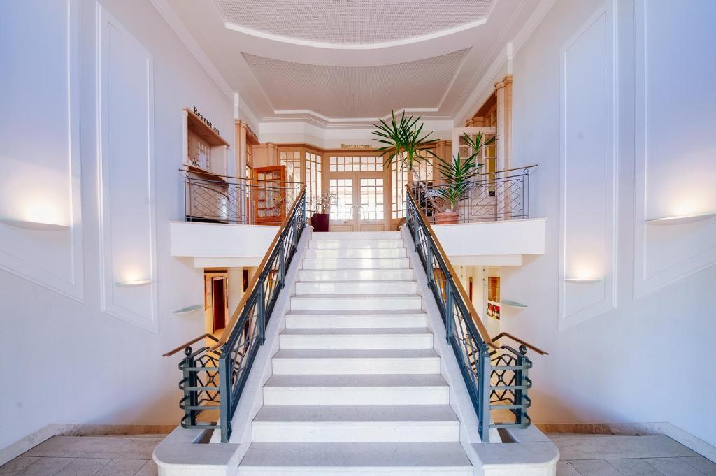 Hôtel Landgasthof Gut Deutenhof à Bad Abbach Extérieur photo