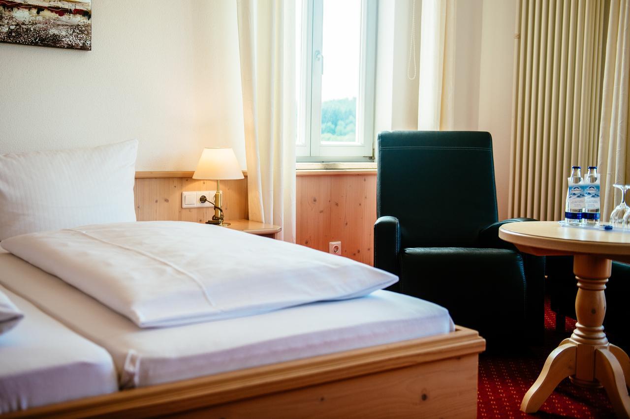 Hôtel Landgasthof Gut Deutenhof à Bad Abbach Extérieur photo